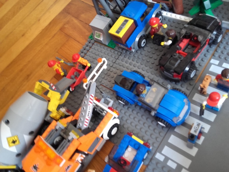 Mozgalmas élet Lego City kikötőjében