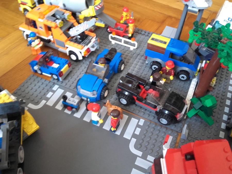 Mozgalmas élet Lego City kikötőjében