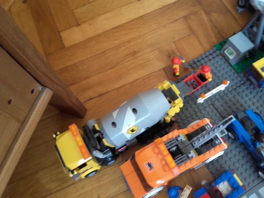 Mozgalmas élet Lego City kikötőjében