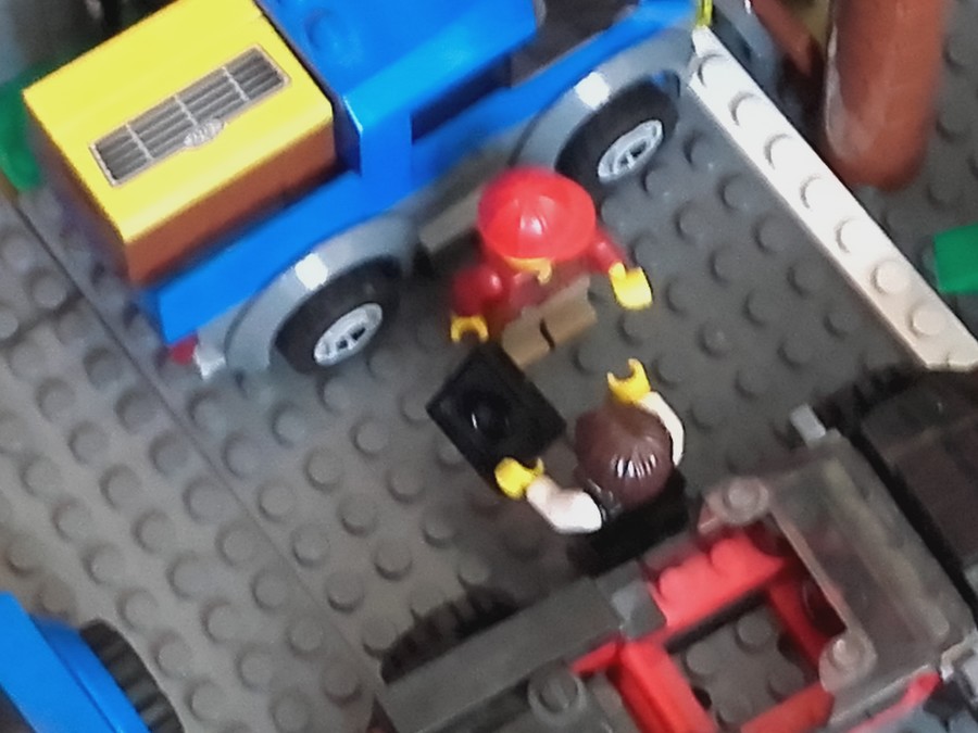 Mozgalmas élet Lego City kikötőjében