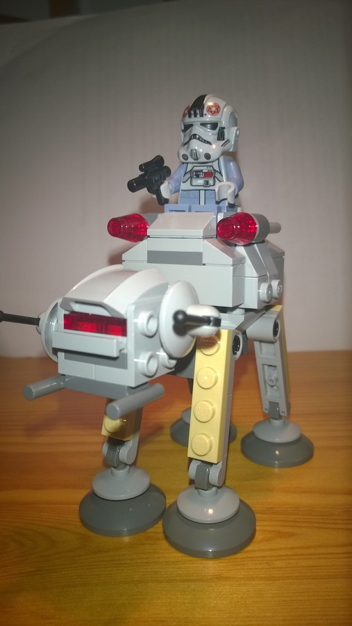 Szülinapi Star Wars: AT-AT