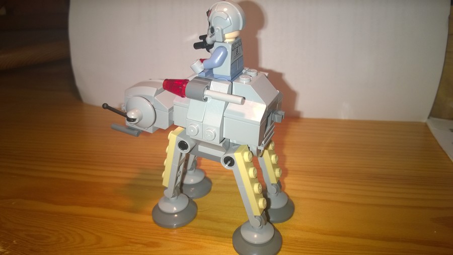 Szülinapi Star Wars: AT-AT