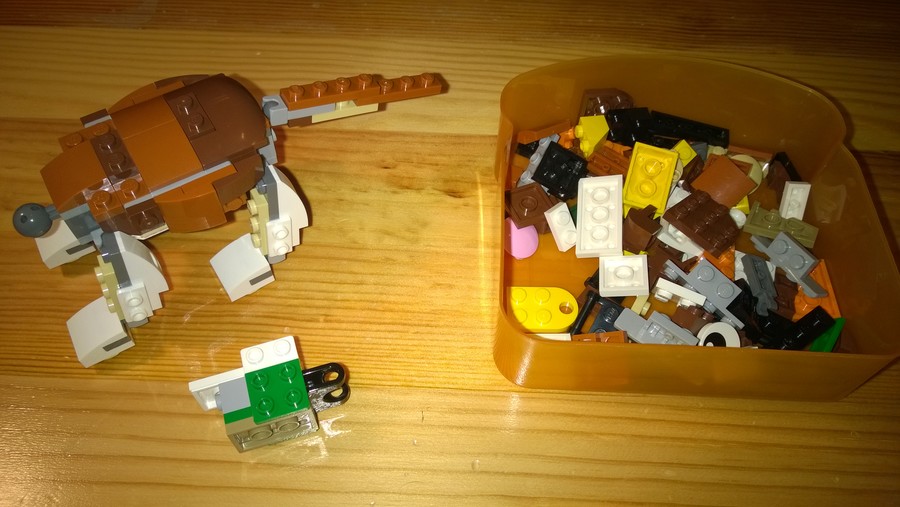 Rebrickable alternates: Macska és Kacsa