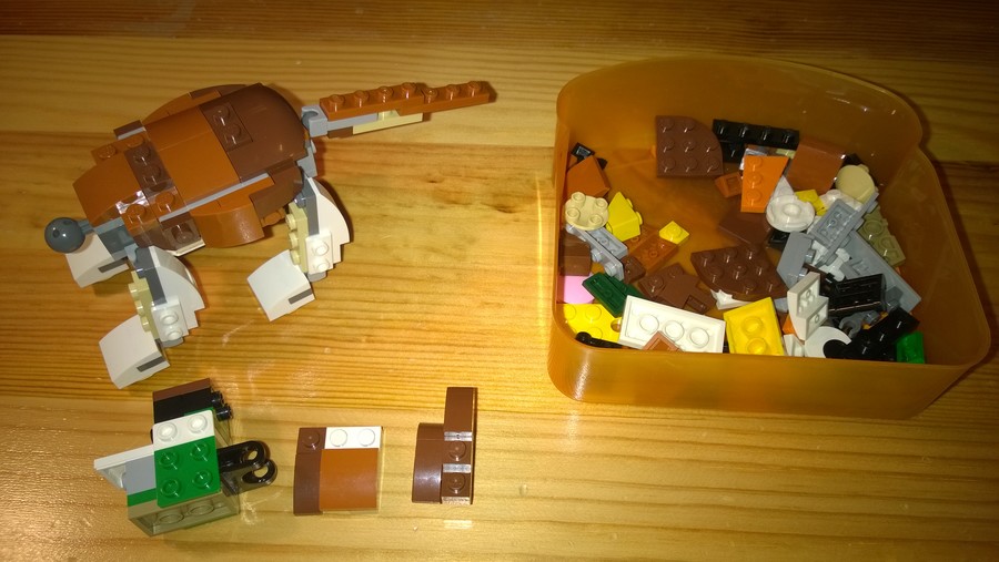 Rebrickable alternates: Macska és Kacsa
