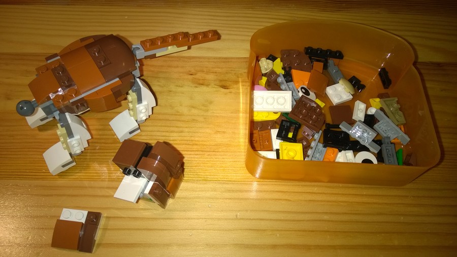 Rebrickable alternates: Macska és Kacsa
