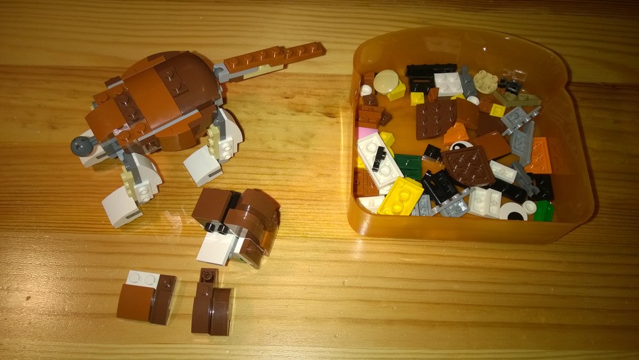 Rebrickable alternates: Macska és Kacsa
