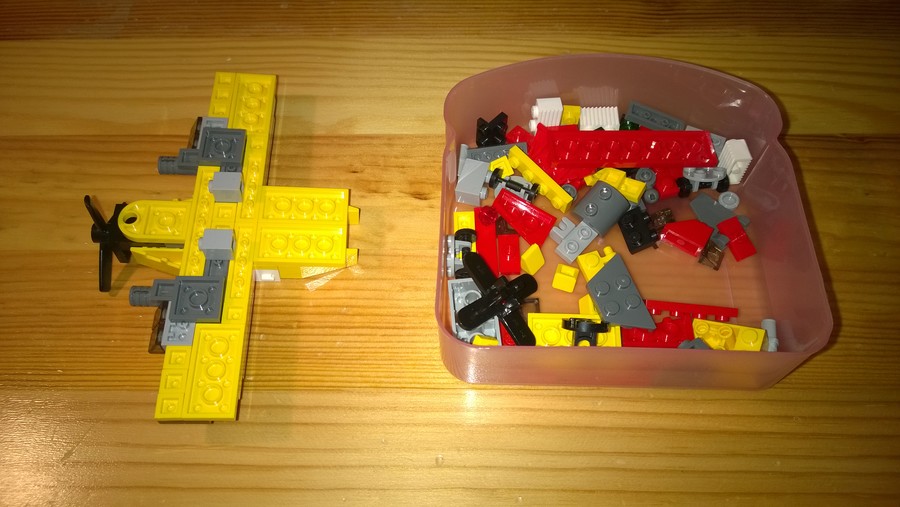 Rebrickable alternates: Fighter Bomber