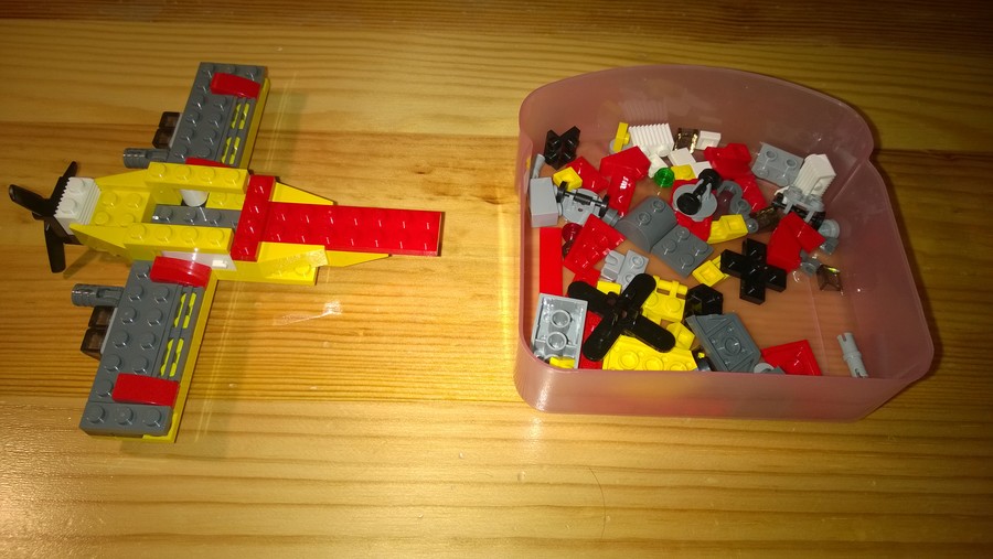 Rebrickable alternates: Fighter Bomber