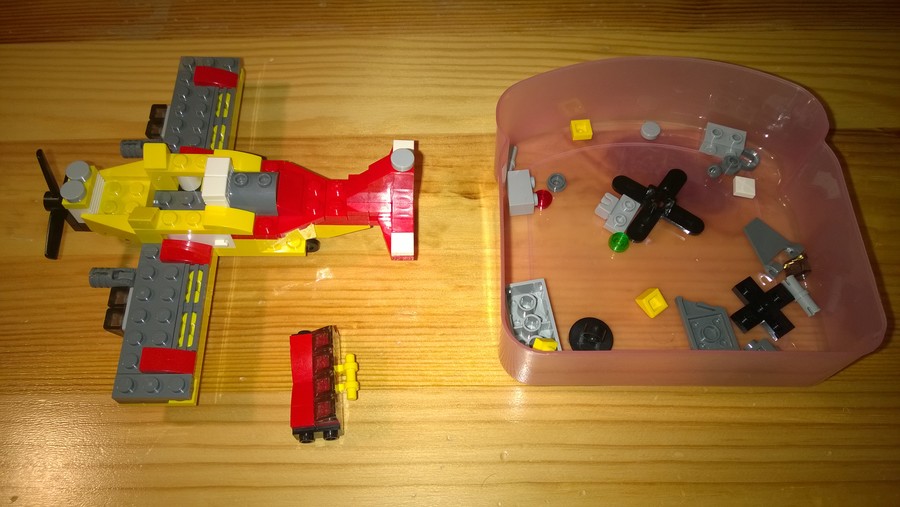 Rebrickable alternates: Fighter Bomber