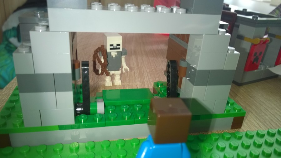 21127