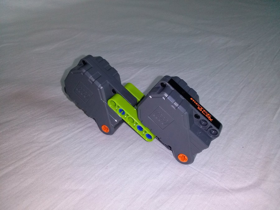 LEGO Versenykamion