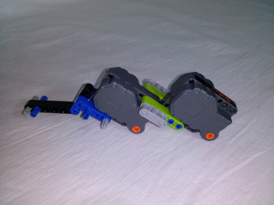 LEGO Versenykamion
