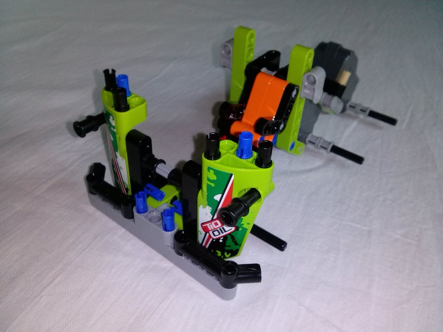 LEGO Versenykamion
