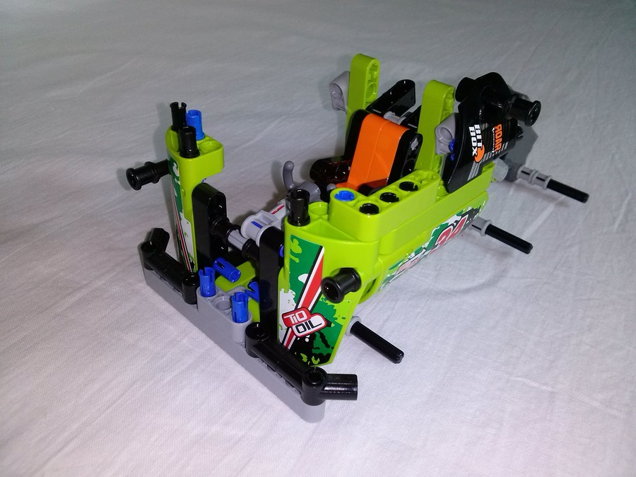 LEGO Versenykamion
