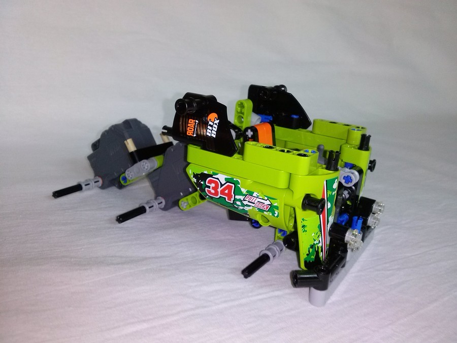 LEGO Versenykamion