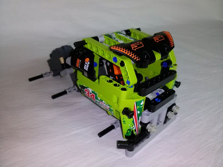 LEGO Versenykamion