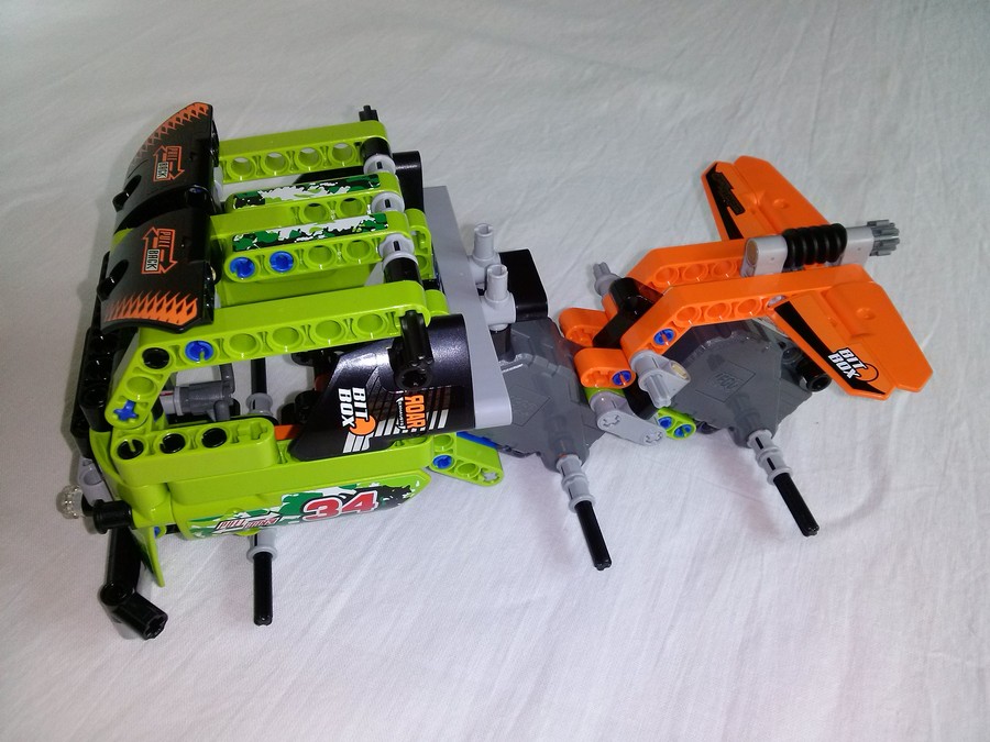 LEGO Versenykamion