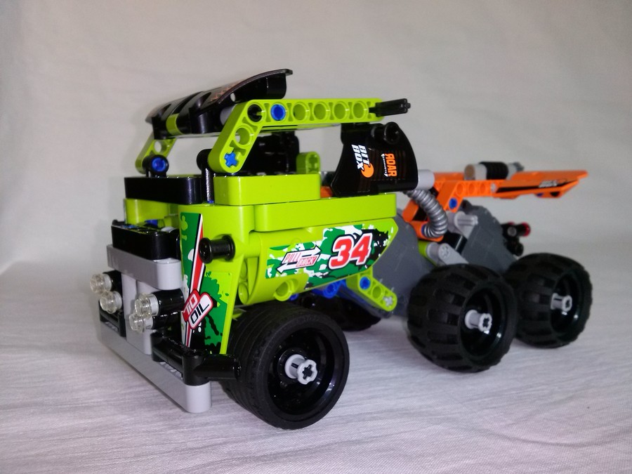 LEGO Versenykamion