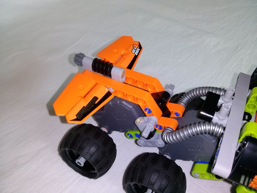LEGO Versenykamion