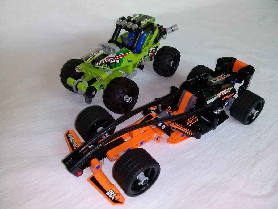 LEGO Versenykamion