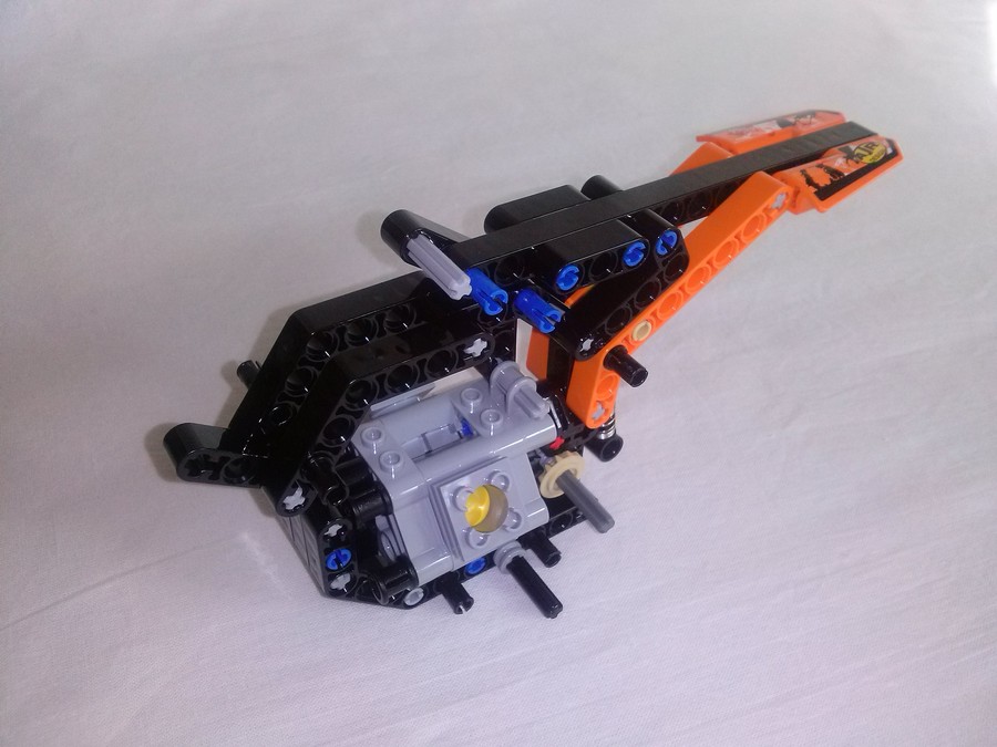 LEGO Krosszmotor