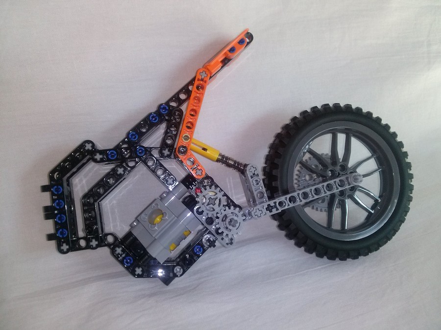 LEGO Krosszmotor