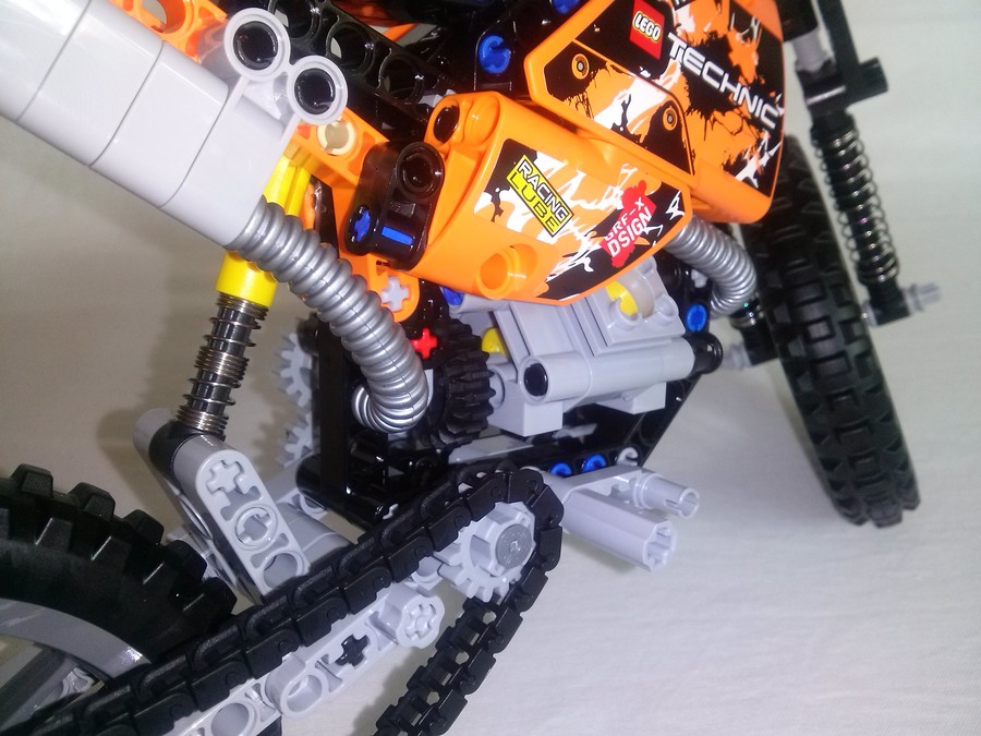 LEGO Krosszmotor