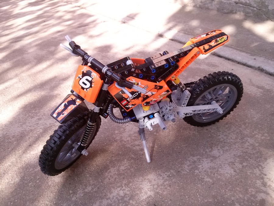 LEGO Krosszmotor