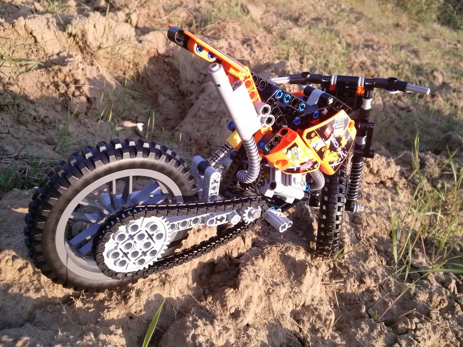 LEGO Krosszmotor