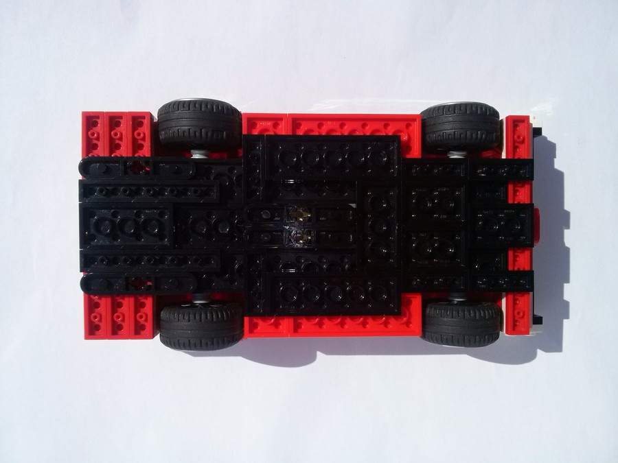 LEGO 24 órás versenyautó
