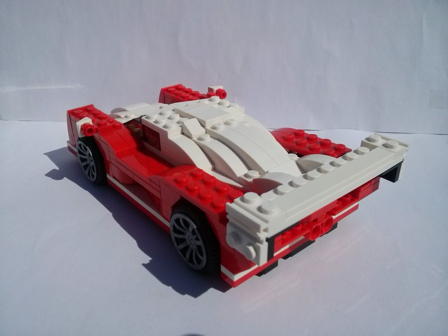 LEGO 24 órás versenyautó