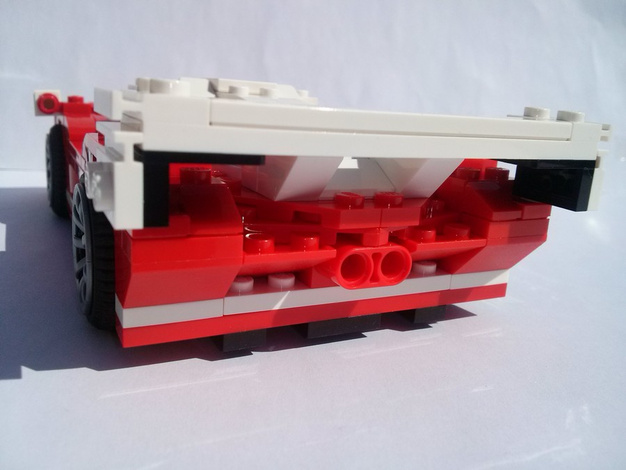 LEGO 24 órás versenyautó