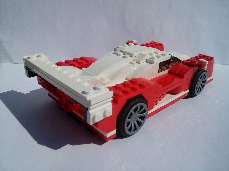 LEGO 24 órás versenyautó