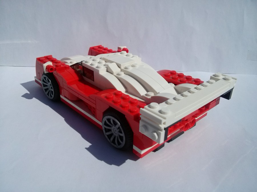 LEGO 24 órás versenyautó