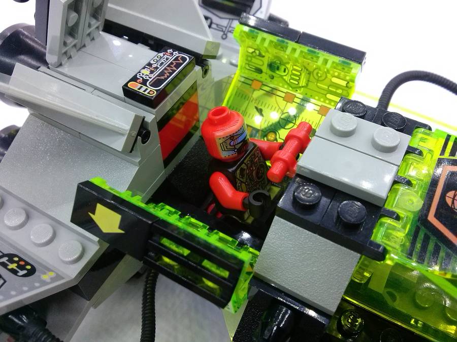 LEGO SYSTEM 6915 UFO Warp Wing-Fighter