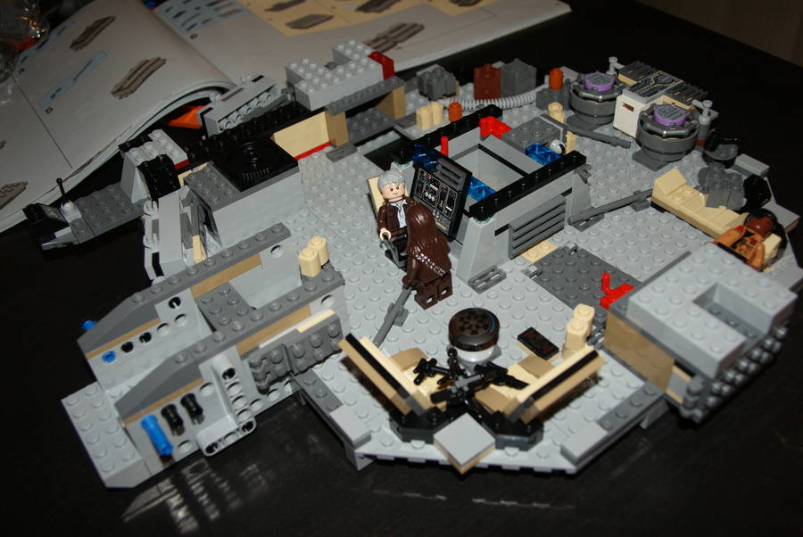 75105 Millennium Falcon