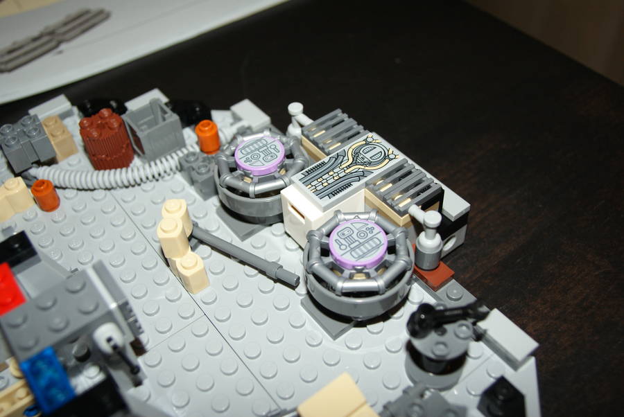 75105 Millennium Falcon