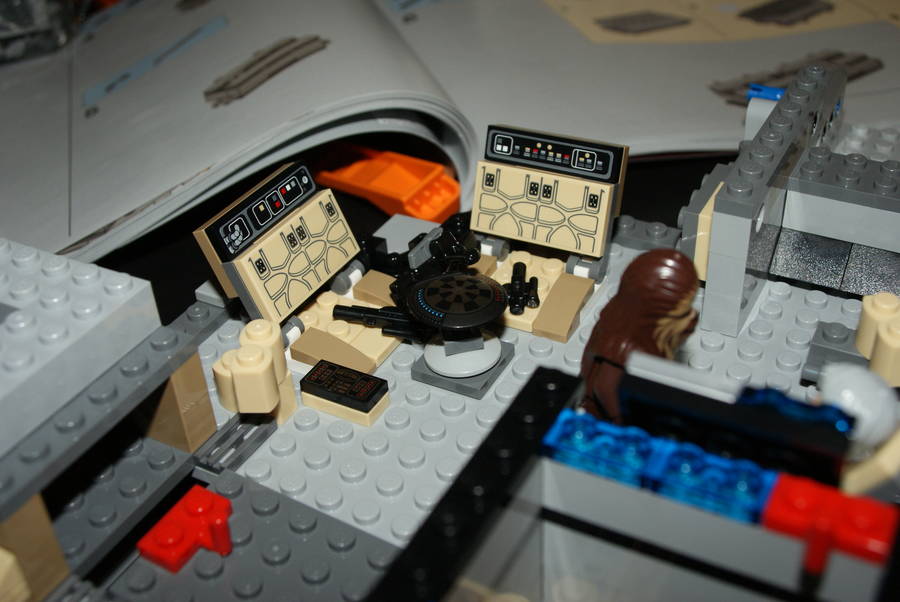 75105 Millennium Falcon