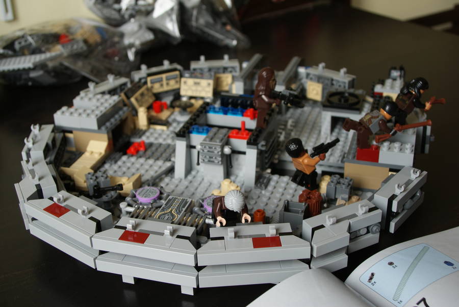 75105 Millennium Falcon