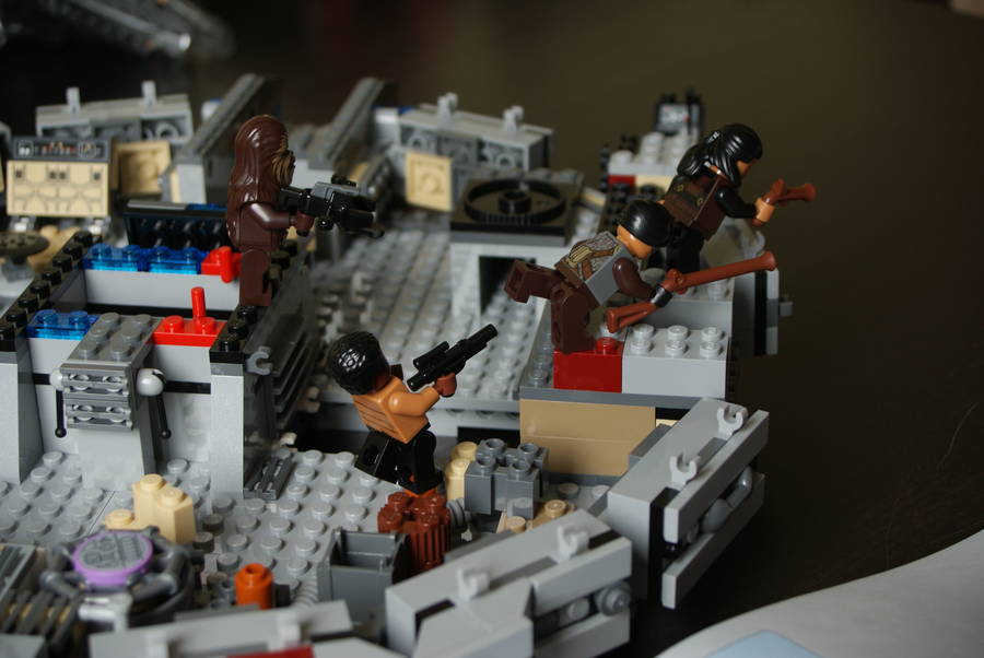75105 Millennium Falcon