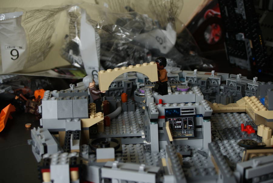 75105 Millennium Falcon