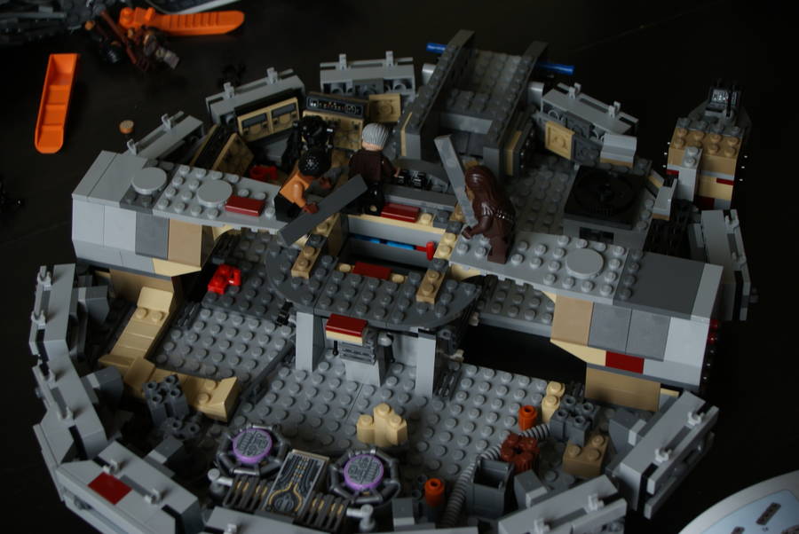 75105 Millennium Falcon