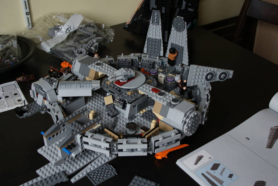 75105 Millennium Falcon