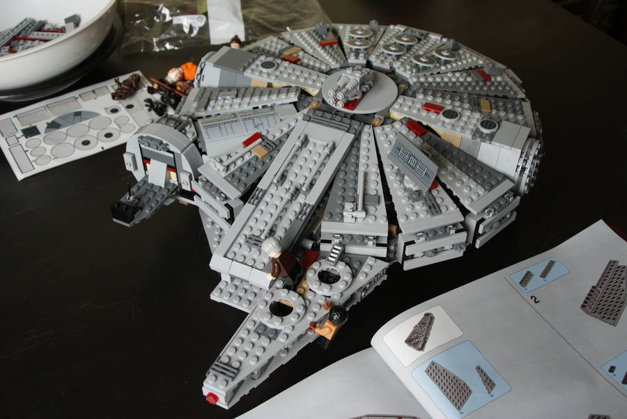 75105 Millennium Falcon