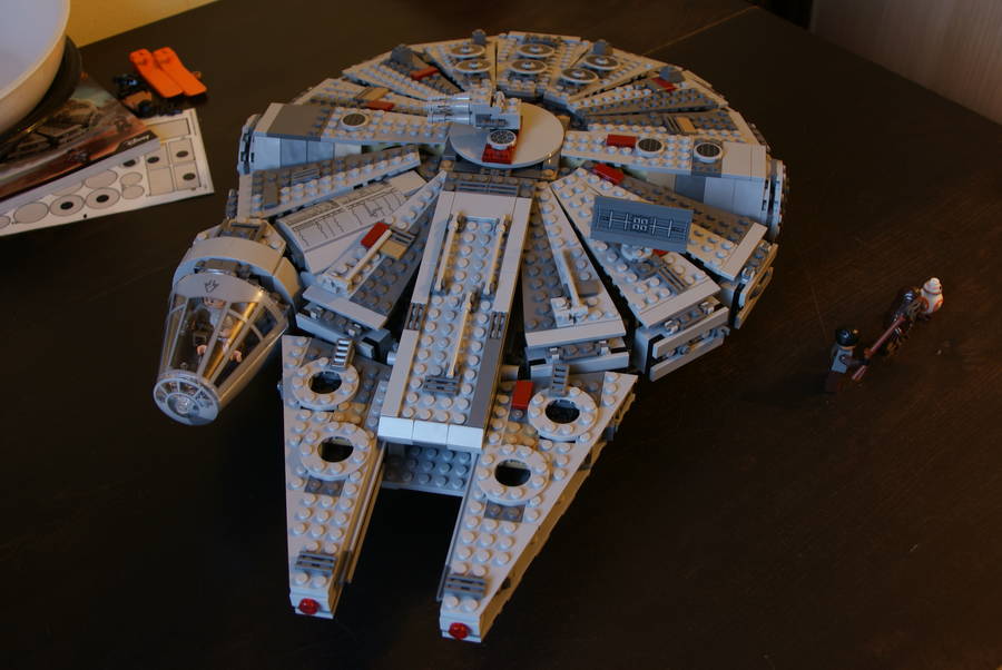 75105 Millennium Falcon