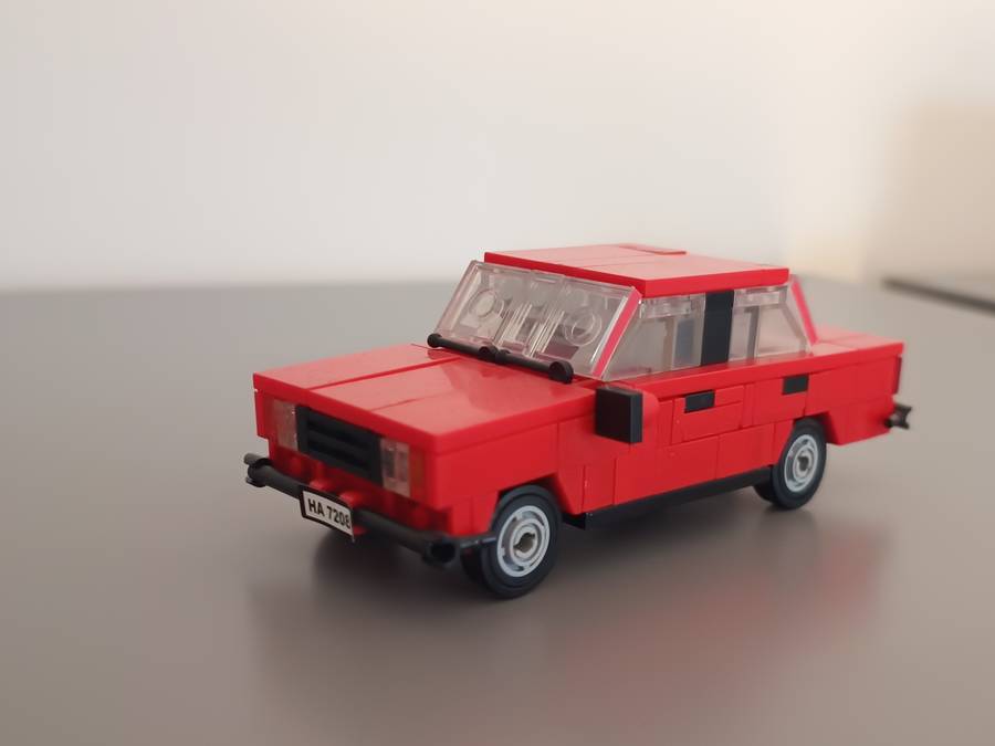 Régi járművek: Lada, Wartburg és Nagypolski 