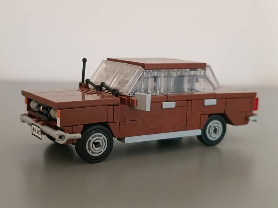 Régi járművek: Lada, Wartburg és Nagypolski 