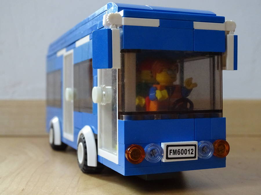 új busz
