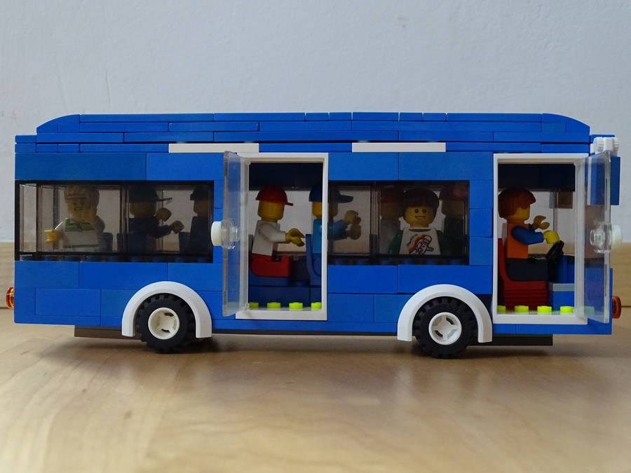 új busz
