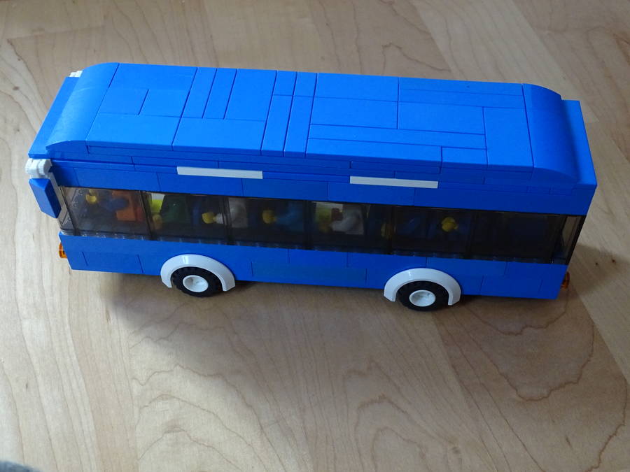 új busz